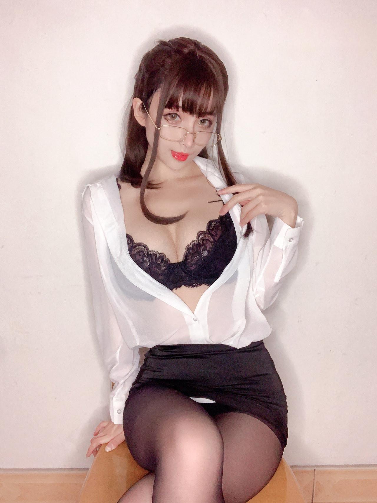 Rioko凉凉子 – 全套151期&随包视频[74.5G-2025.8]