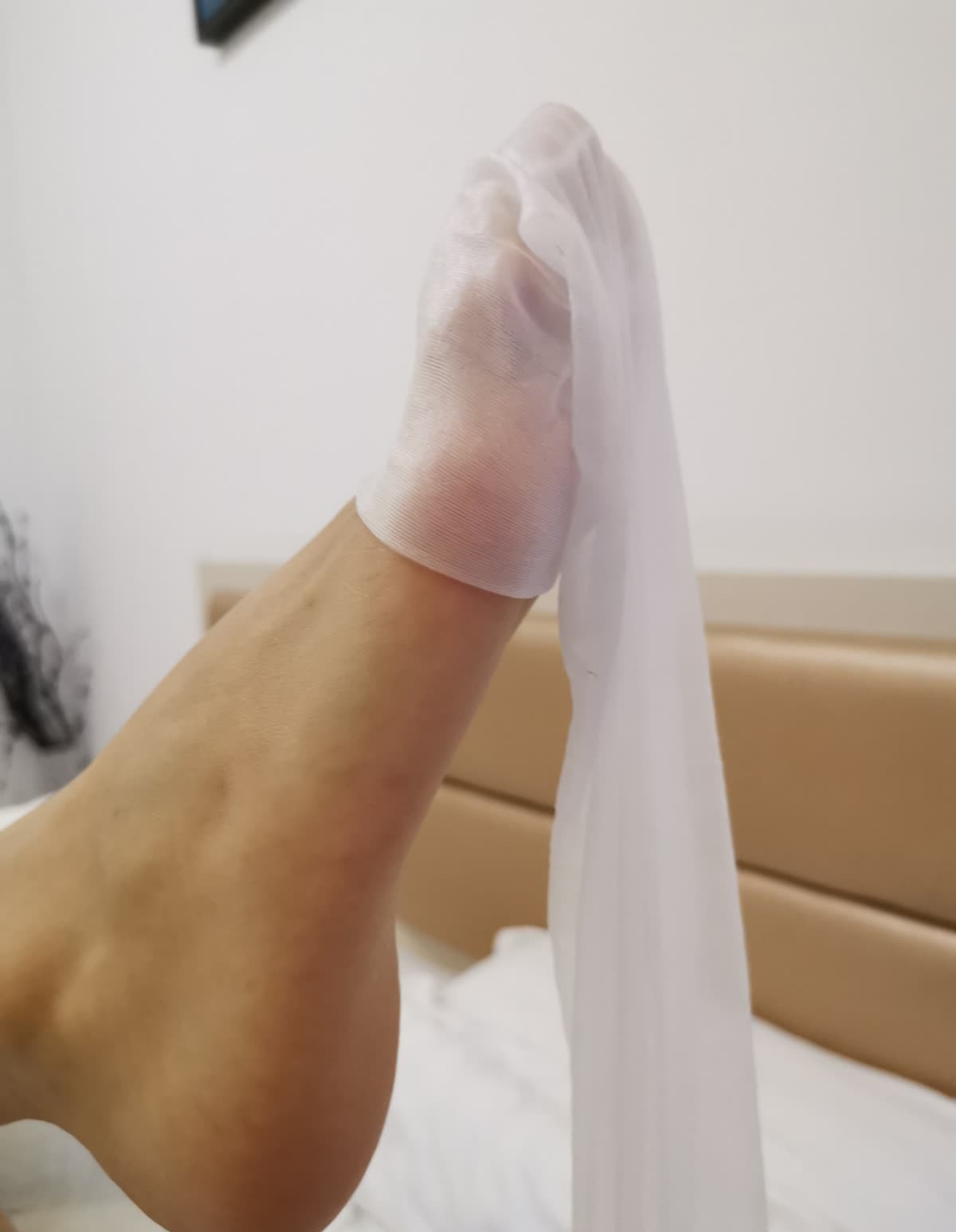 鱼鱼足影 – 全套足袜写真&视频[91期-2024.8]