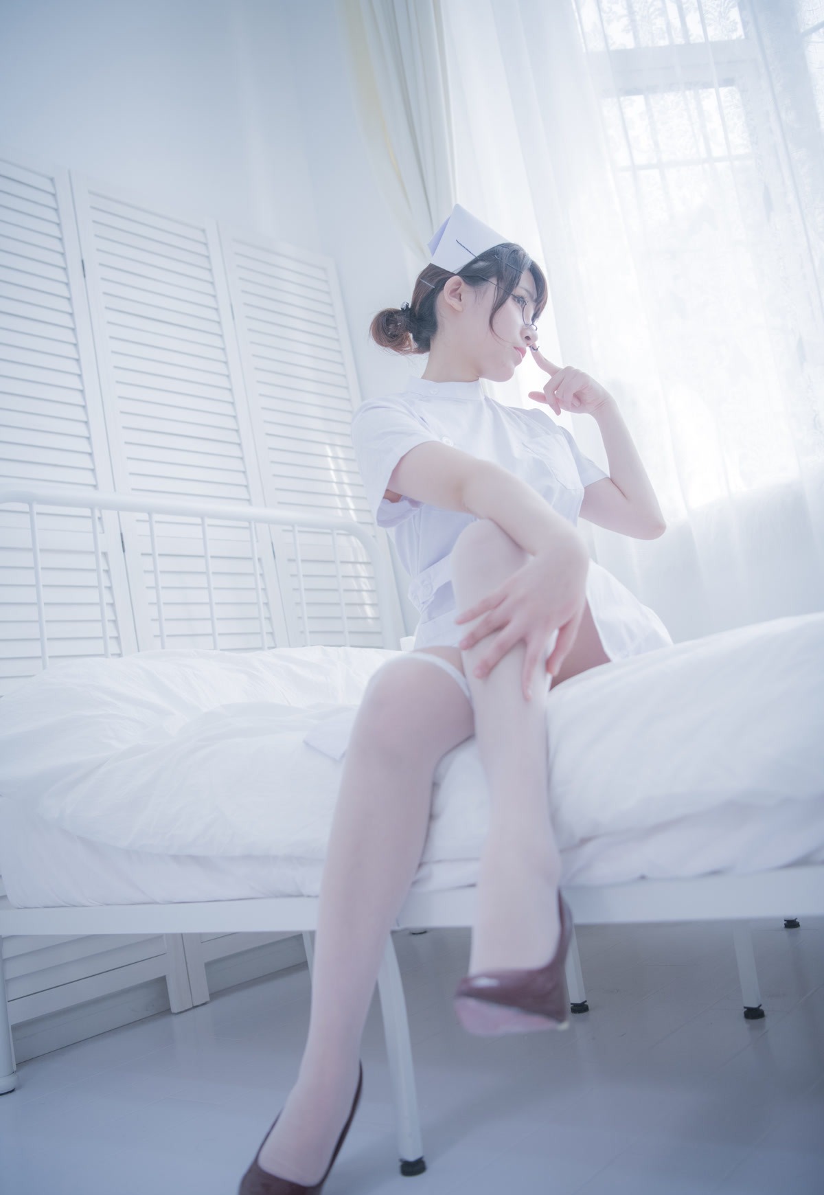 你十七鸽 – 全套4期及视频（白色护士/灰色护士/圣诞/宿醉毛衣)[1.3G]